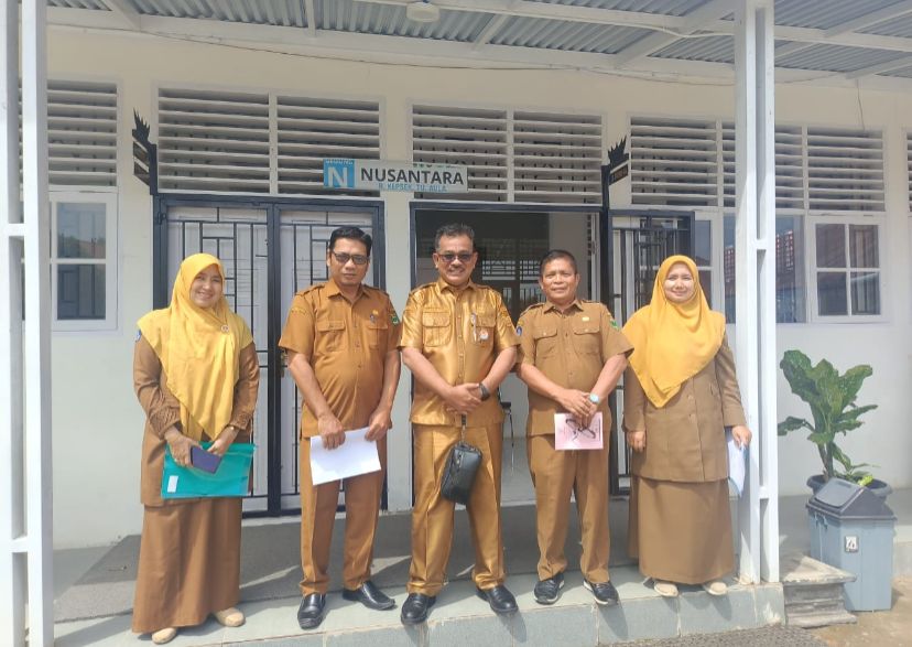 Kacabdin Pendidikan Wilayah IV Sumbar Lakukan Sidak dan Monev Awal Semester Genap di SMAN 1 Lareh Sago Halaban